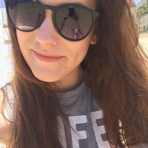 Meet your posher, Sadie!